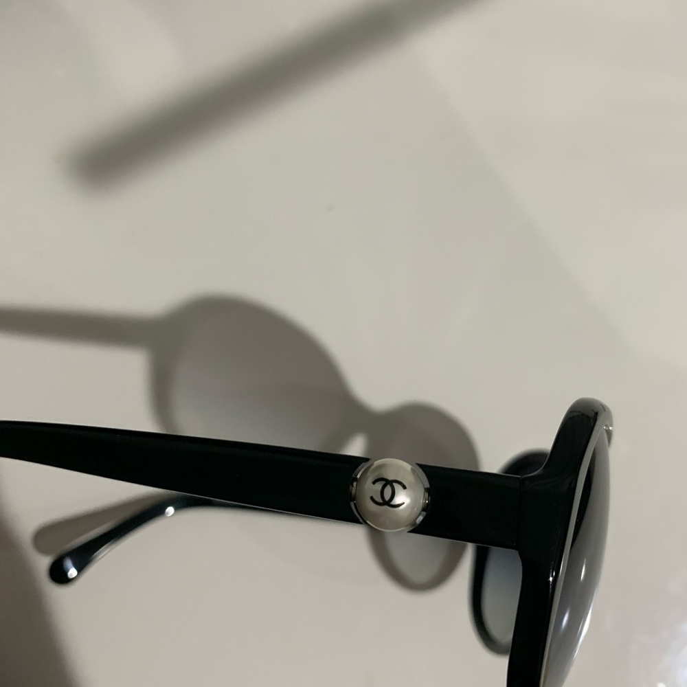 Sunglasses - Picture 6 of 8